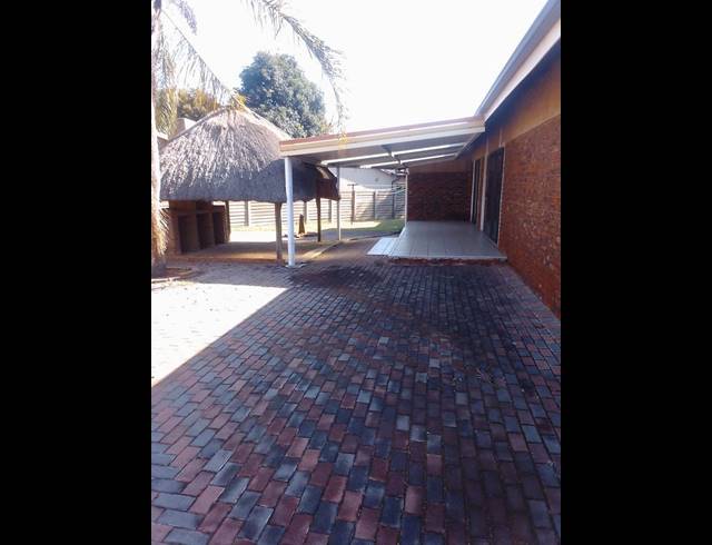 3 BEDROOM HOUSE FOR SALE IN BIRCH ACRES